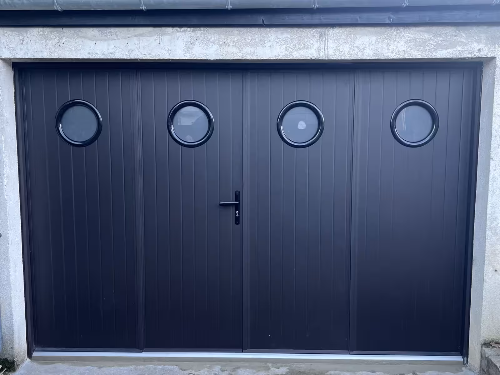 Porte de garage battante saint vrain 91850